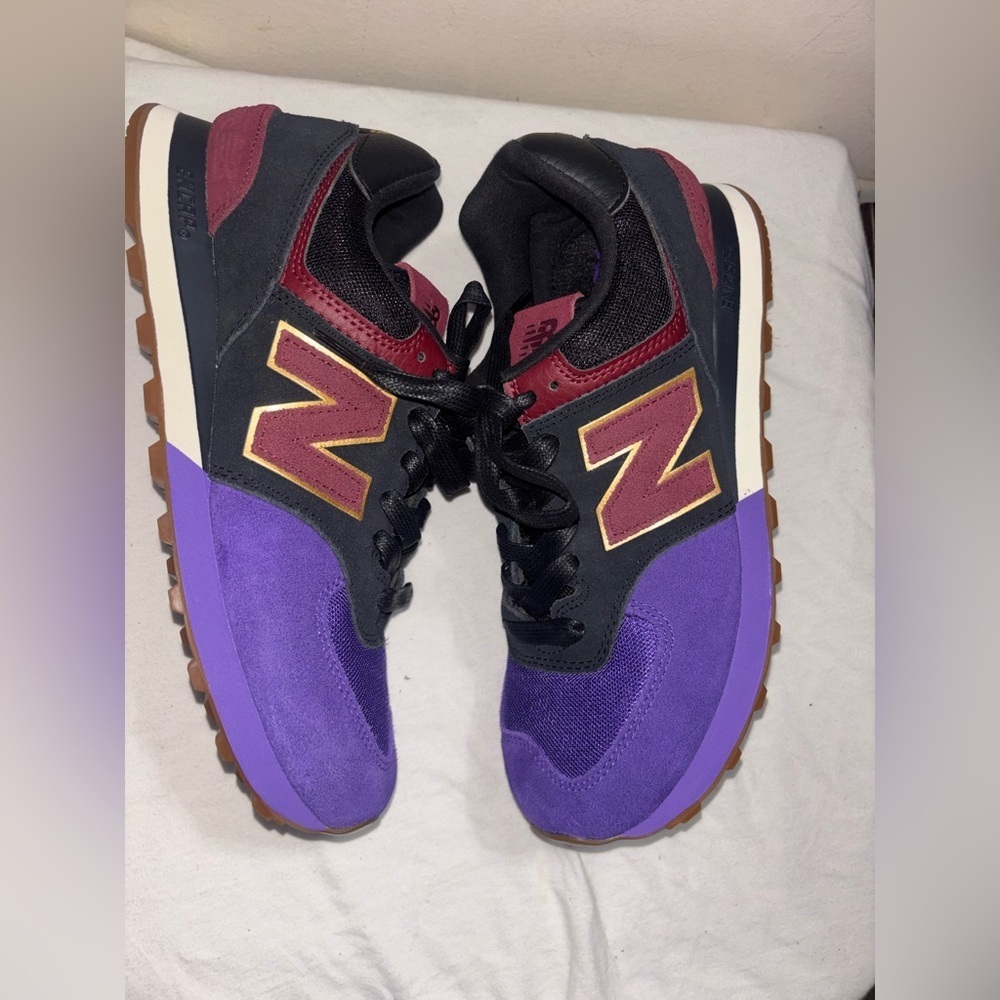New Balance 574 Black
History Month BHM 2021 Size 9 - Picture 8 of 8